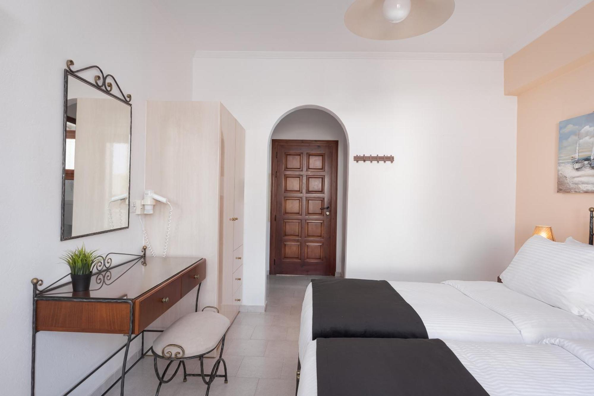 Sunset Paros Naousa Room photo